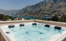 Marea Deluxe Apartments